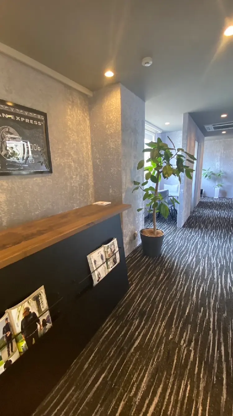 メンズオーシャンブルーの内観・外観3