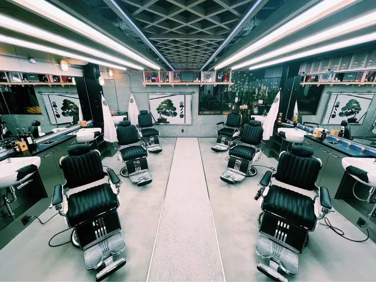 damdee tokyo hair lounge 新宿店の内観・外観2