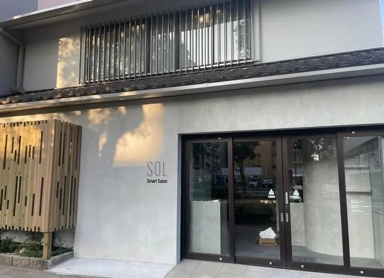 ソルスマートサロンの内観・外観2