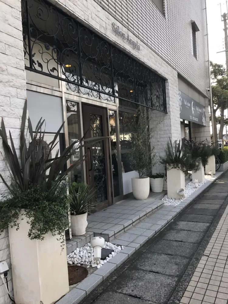 サロンアンジェラの内観・外観2