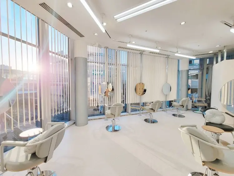 ミエル横浜店の内観・外観2