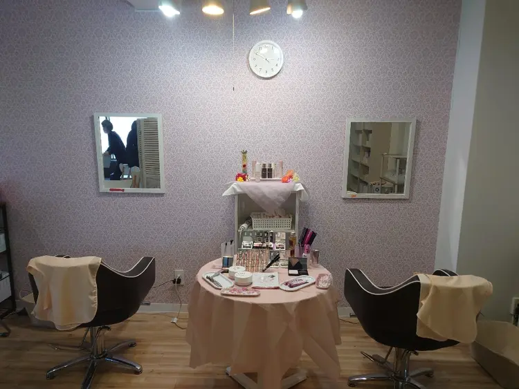 CEサロンプリムローズの内観・外観1