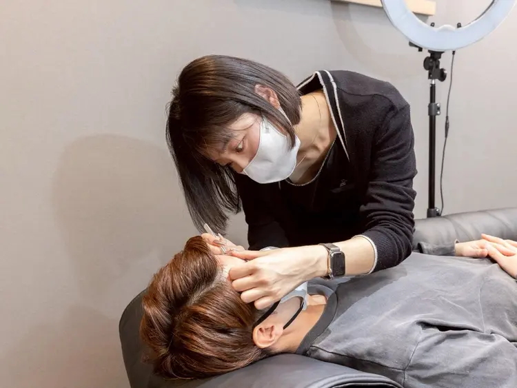 メンズ眉毛サロン眉ラボ　横浜店の内観・外観3