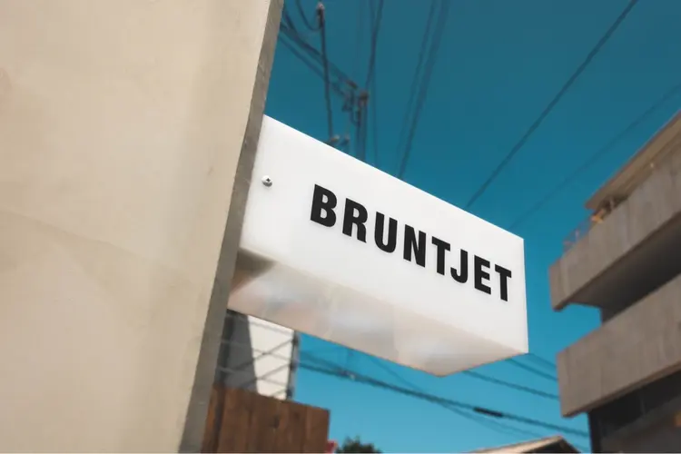 BRUNTJETの内観・外観1