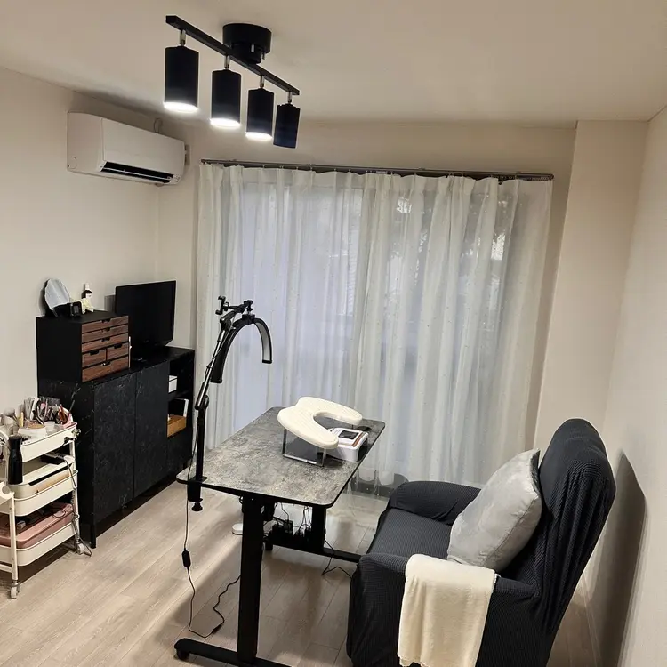 R.J.S⌘nailの内観・外観1