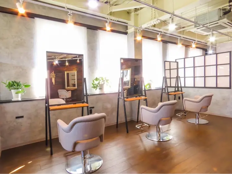 iB HAiRの内観・外観2