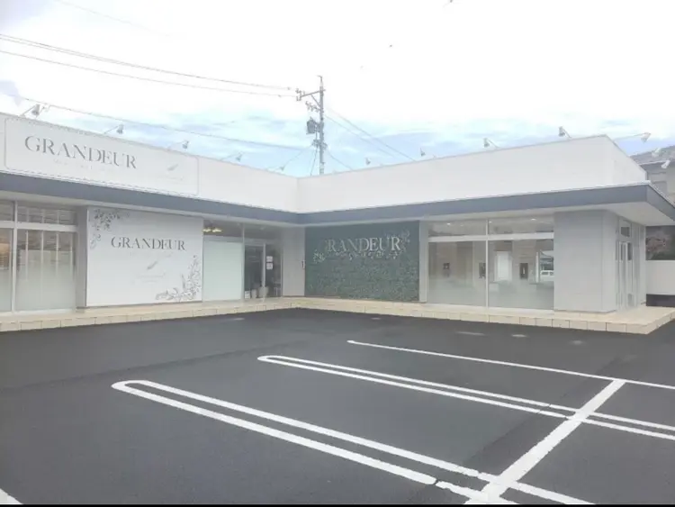 グランデュール焼津店の内観・外観1