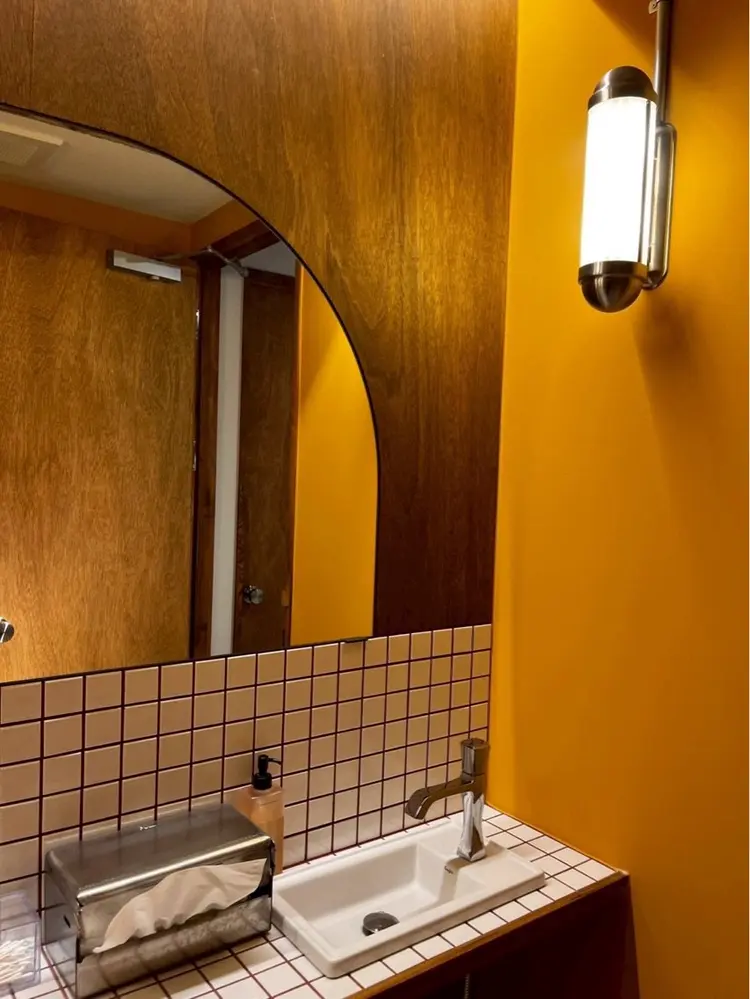 The Chairの内観・外観3