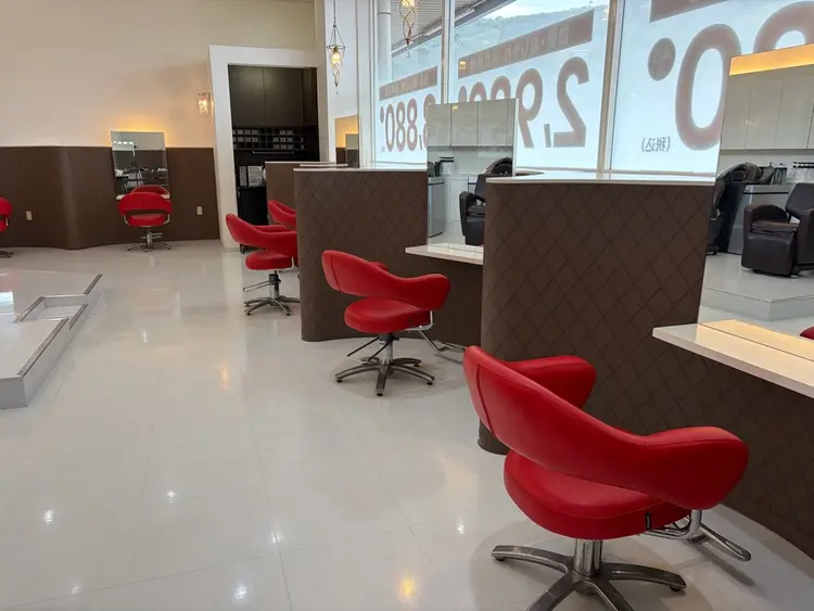 いつカラ　ミスターマックス西大分店の内観・外観1