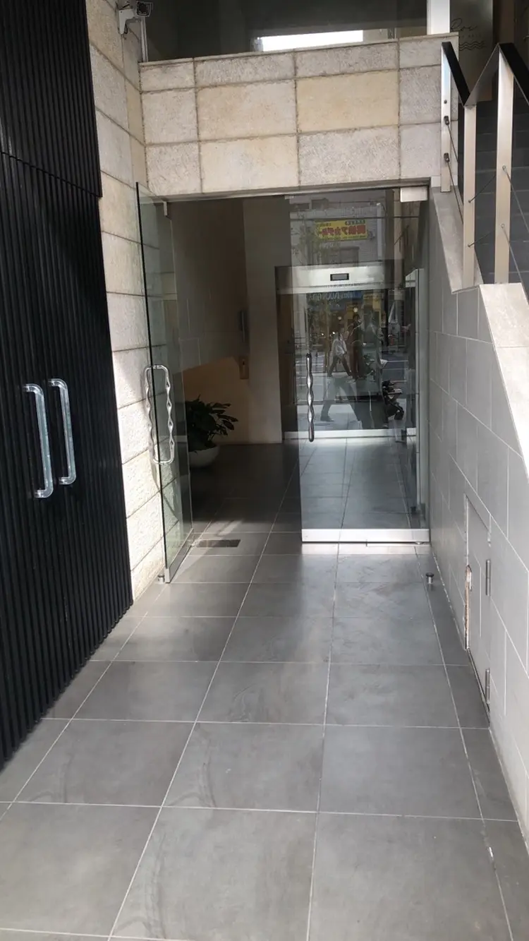 アイブロウサロン WHITE EYE 上本町 眉毛専門店【ホワイトアイ】の内観・外観1