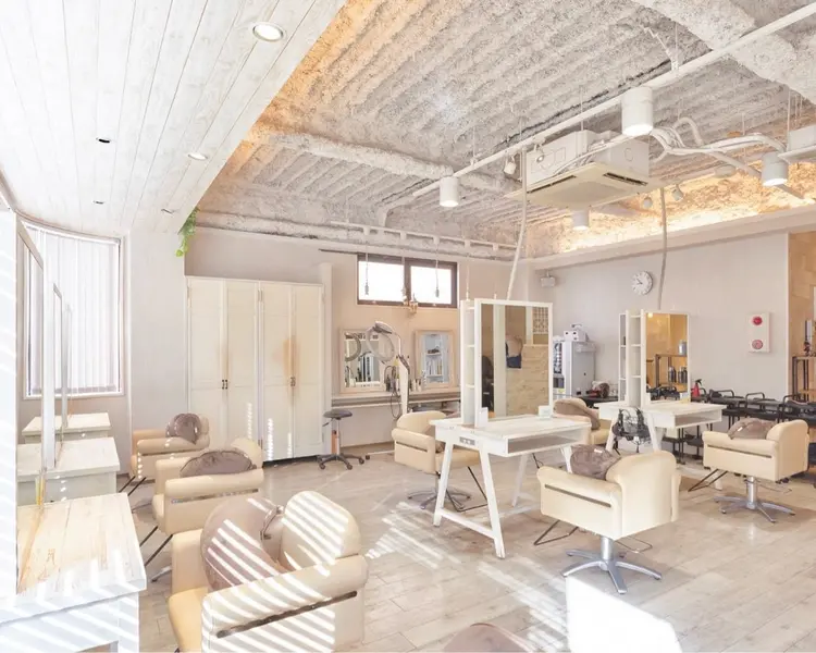 Leiaの内観・外観2