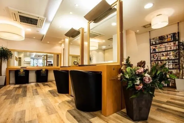 mod’s hair上尾西口店の内観・外観2