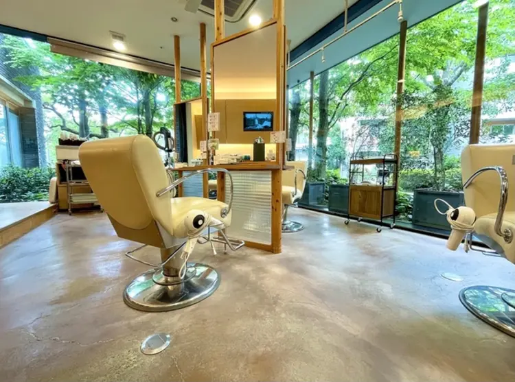 ROOFの内観・外観2