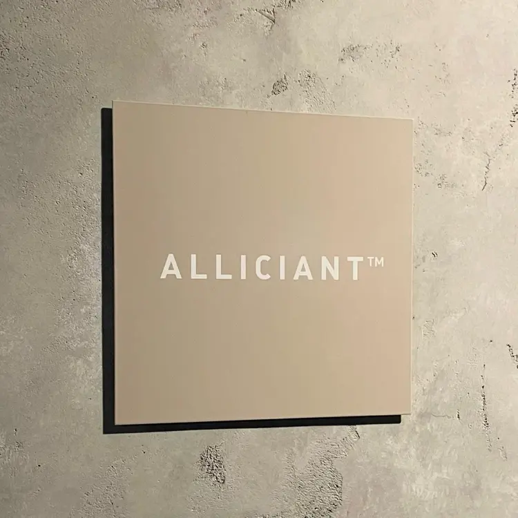 ALLICIANT塚口店の内観・外観1