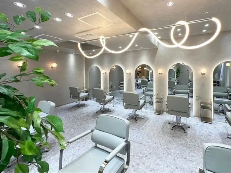 女性スタイリスト専門サロン Zina 天神の内観・外観3