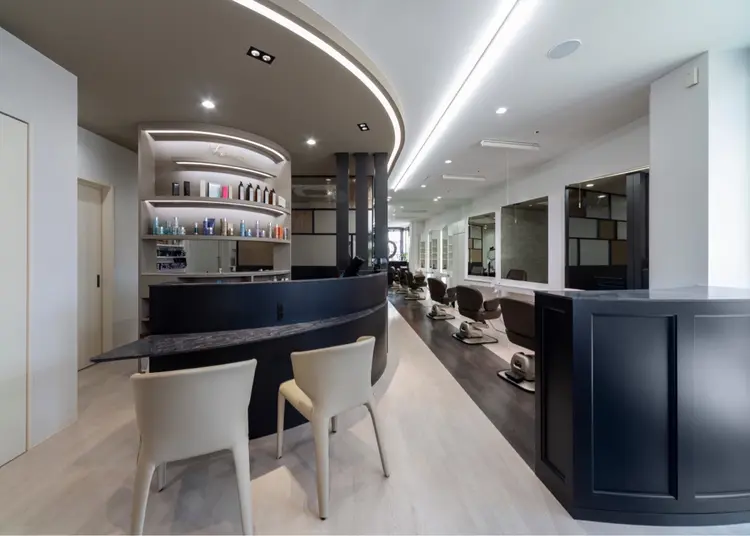 FUSION hair &makeの内観・外観1