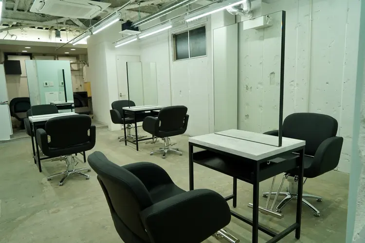 hair+color SKY PIAの内観・外観1