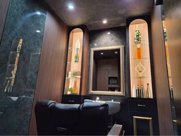 HIRO GINZA BARBER SHOP栄店の内観・外観2