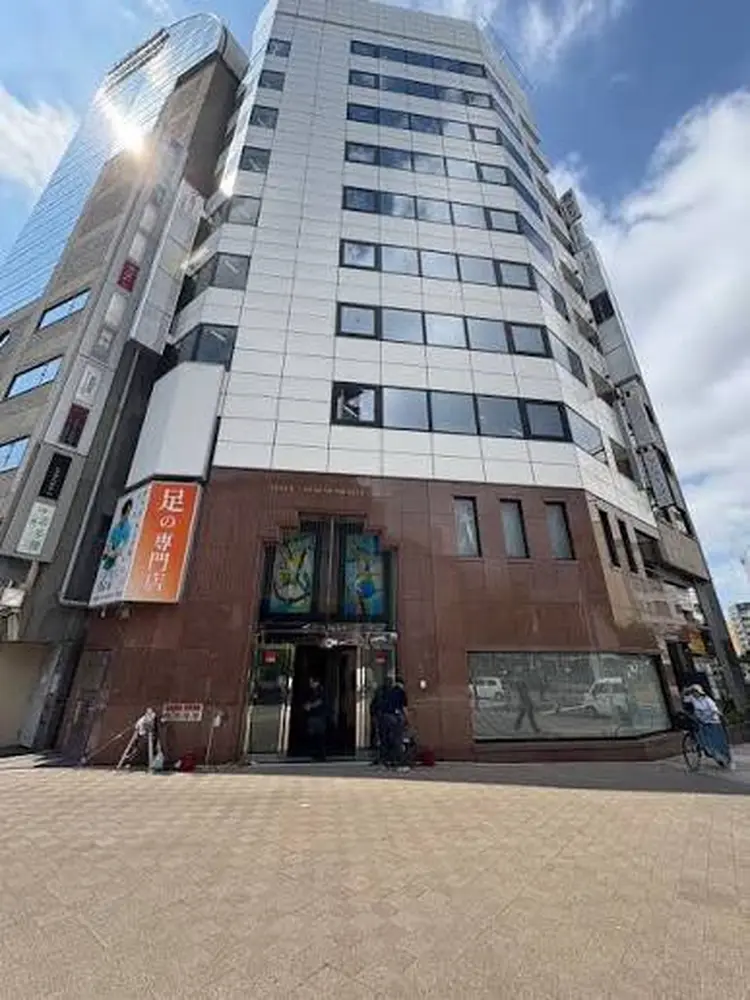 pre. by ioe三宮店の内観・外観1