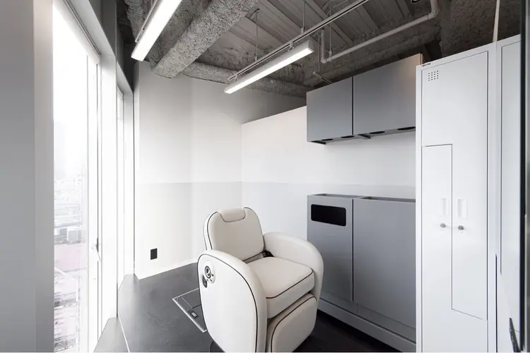 SALOWIN 池袋Suite店の内観・外観1