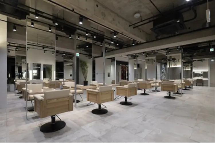 M.SLASH SOLの内観・外観1