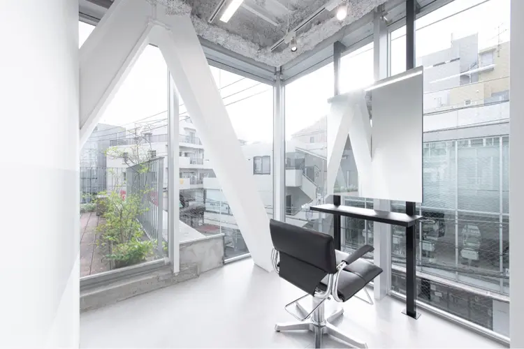 SALOWINの内観・外観1