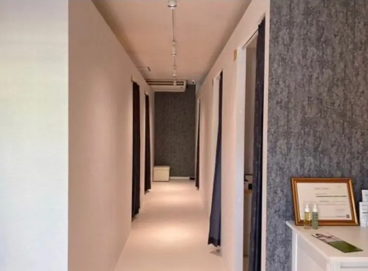 fl`EBISU.nail&eye 【フルゥ】の内観・外観2