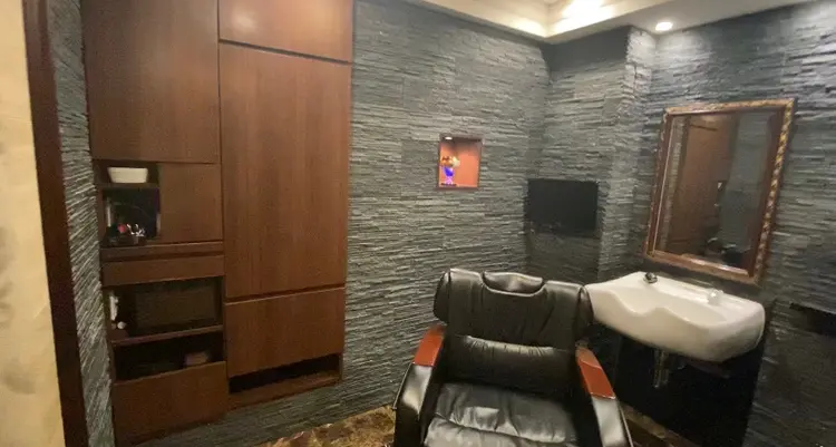 HIRO銀座barber shop横浜店の内観・外観2