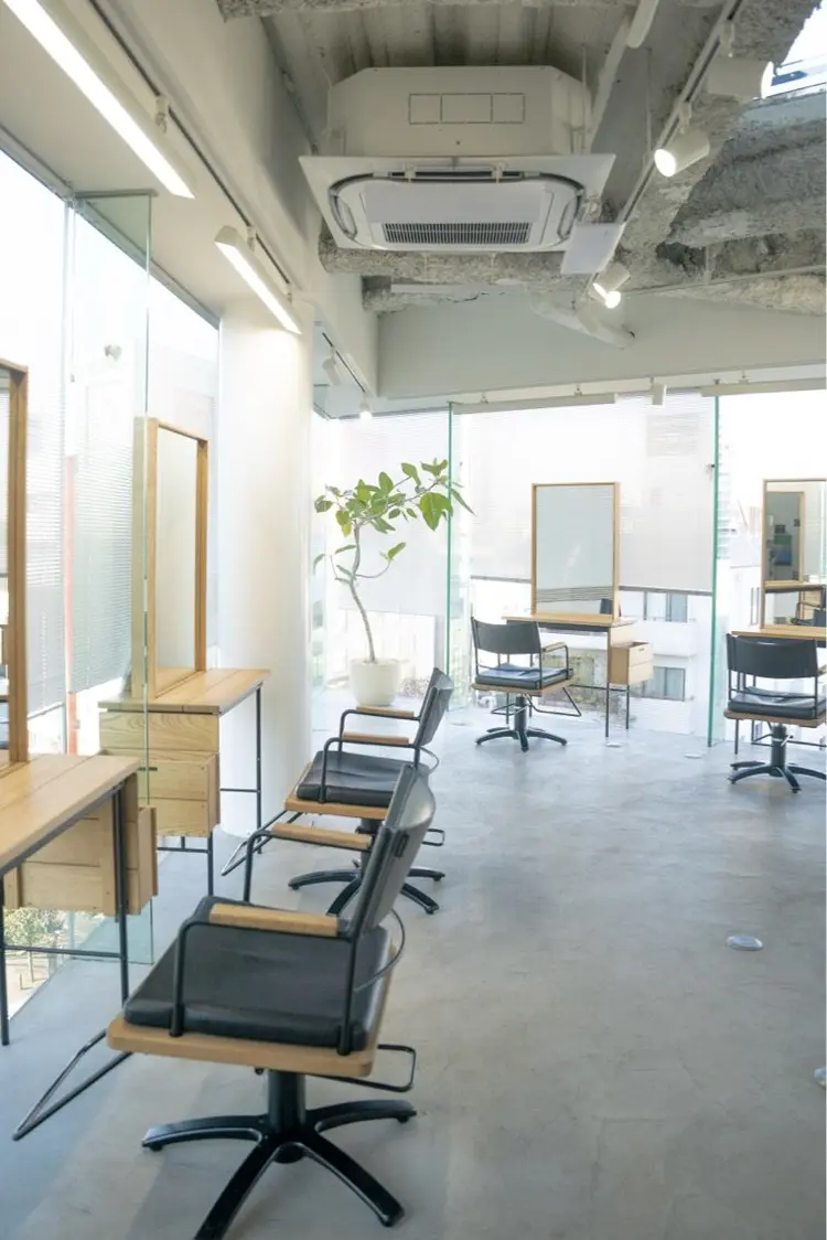 WAKUの内観・外観2