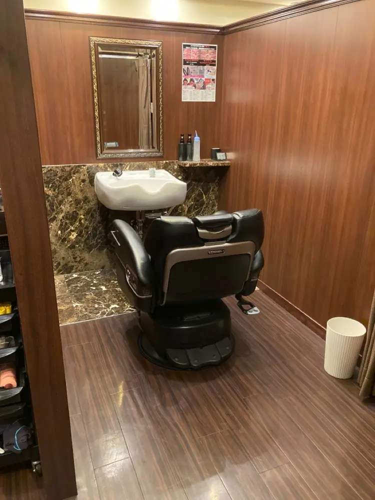 バーバーショップ大宮店の内観・外観1