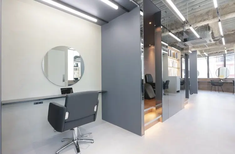 youres hair東新宿店の内観・外観2