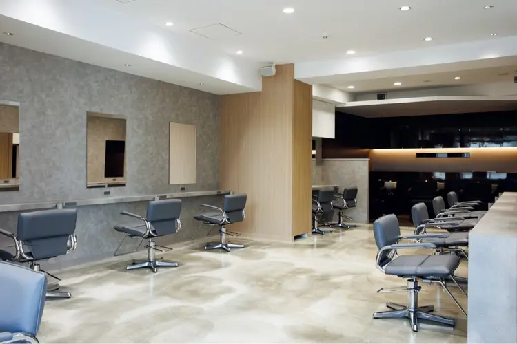 Euphoria新宿通り店の内観・外観2