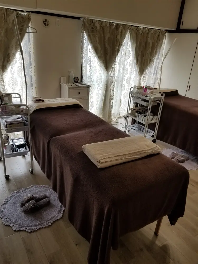 脱毛&eyelash IDEALの内観・外観1