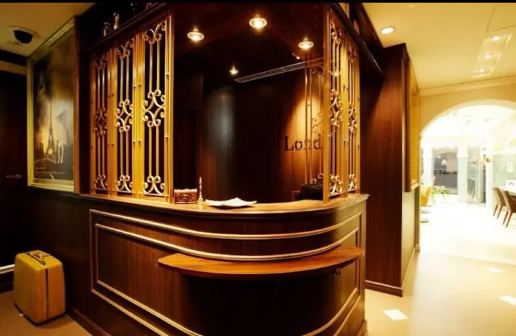 lond銀座本店の内観・外観2