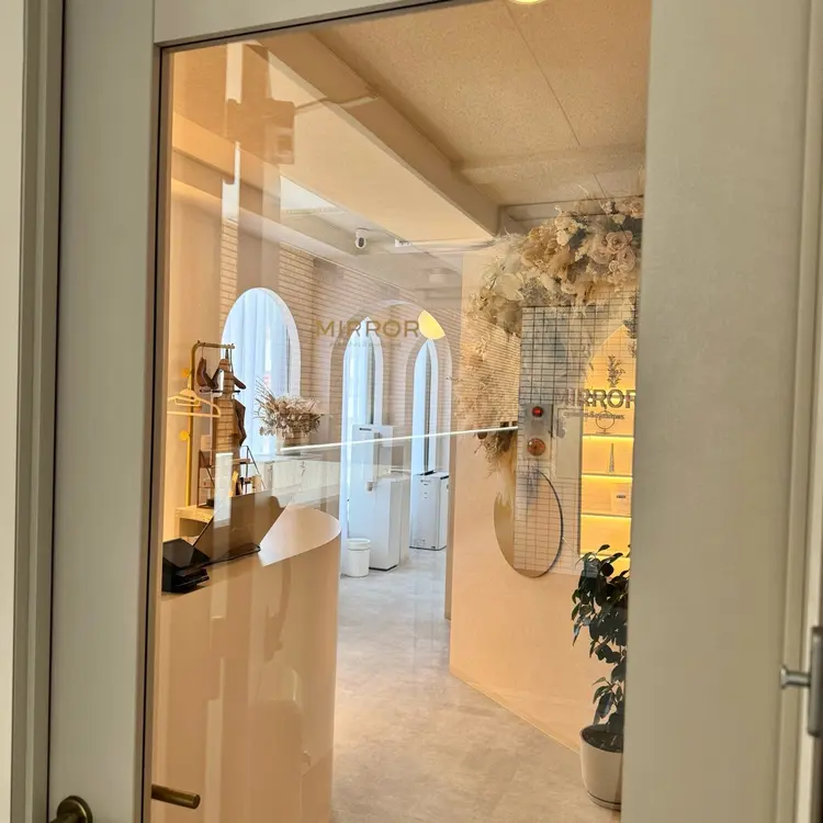 MIRROR eyelashes eyebrowsの内観・外観3