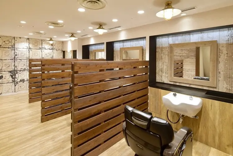 HAIR&GROOMING YOSHIZAWA Inc.HAKOZAKIの内観・外観1