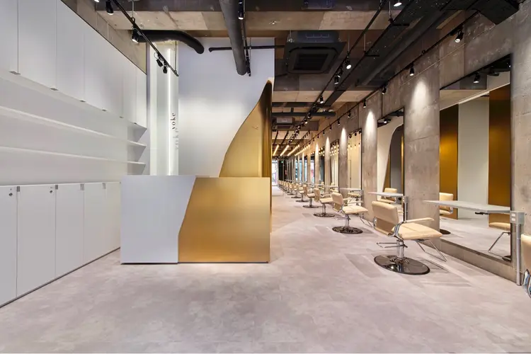 iLiの内観・外観1