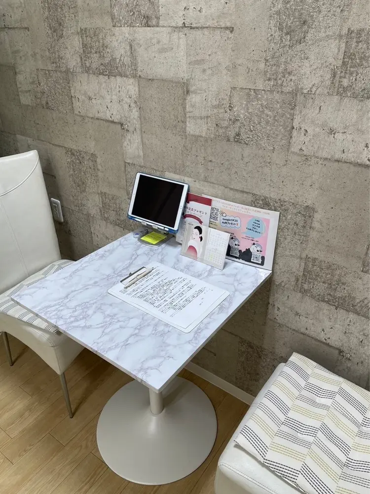 脱毛サロンcharisの内観・外観3