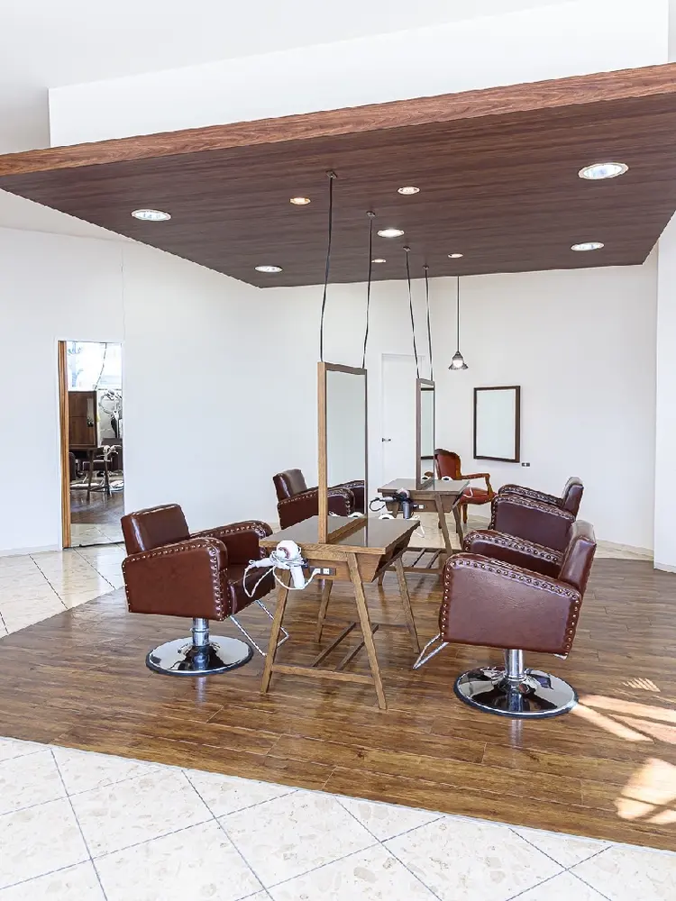 PITH HAIRの内観・外観3