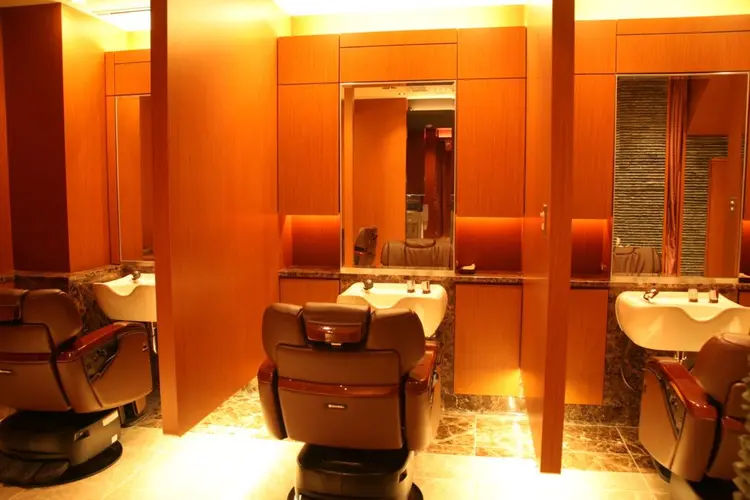 ヘアモードキクチ銀座店の内観・外観2