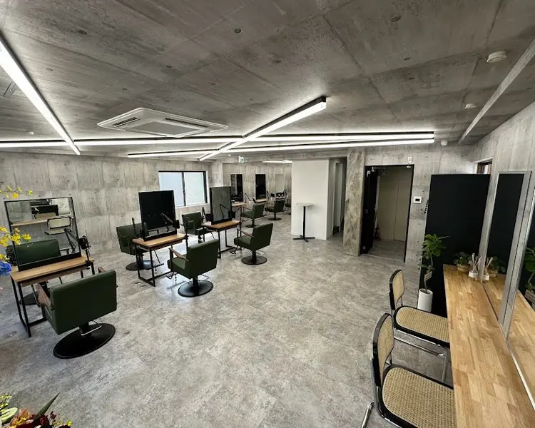 ブリーチ専門店MONIQA 栄店の内観・外観1