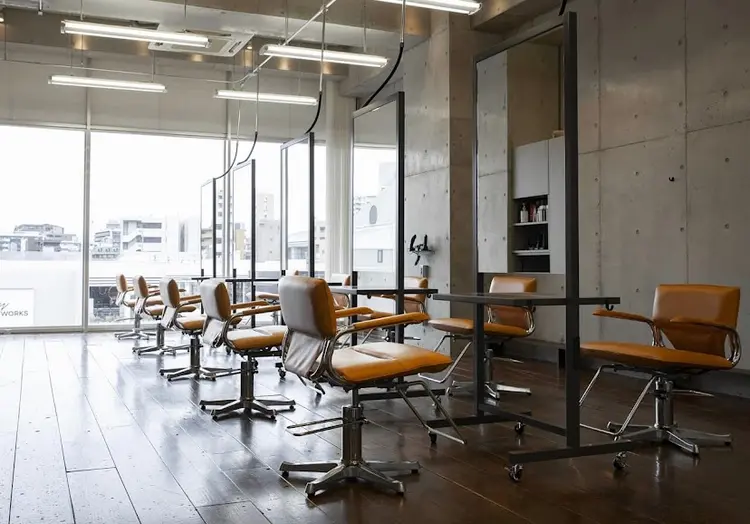 SPIN-OFF SHIFTの内観・外観1