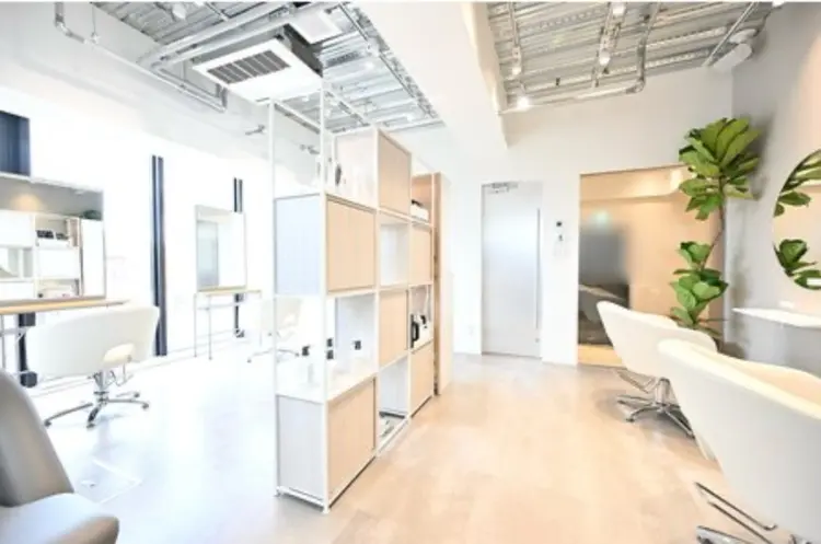 Symbolsの内観・外観1