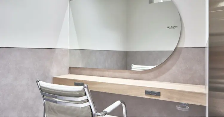 SALOWIN 新宿三丁目EASTの内観・外観2