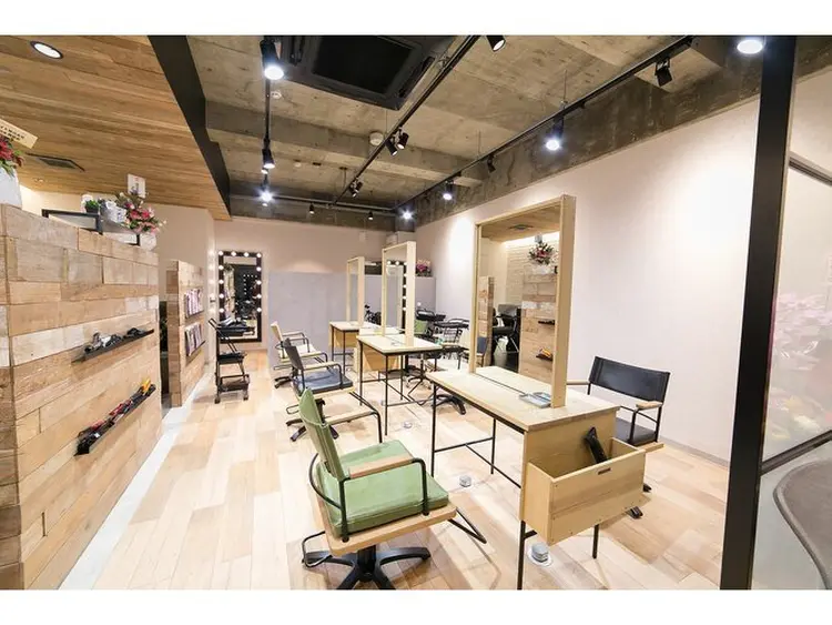 ACTORの内観・外観2