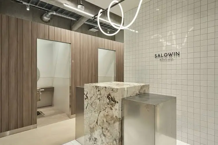 Salowin 渋谷神南店の内観・外観1