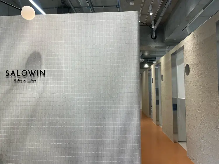 salowin 柏Suite店の内観・外観1