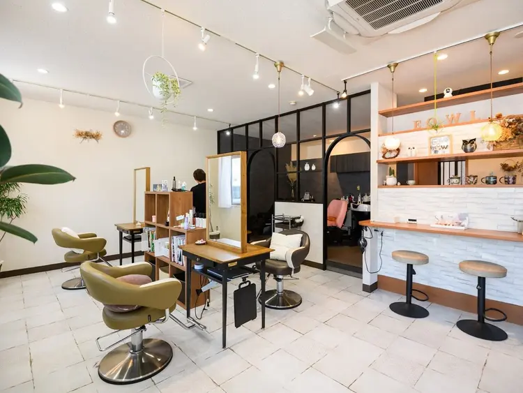 Eowl hair&spaの内観・外観1