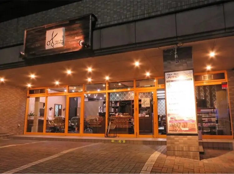 ジャマーの内観・外観1
