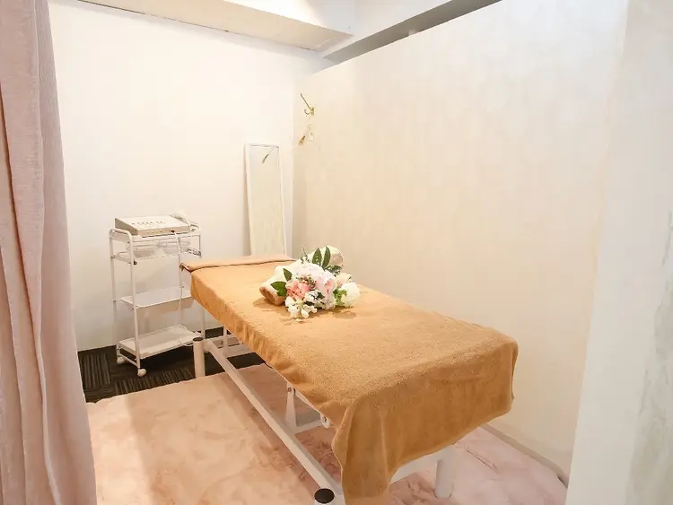 バストアップサロン　ANERA 心斎橋の内観・外観3